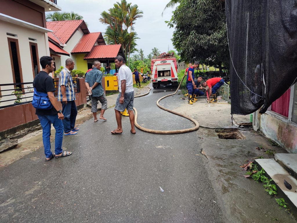 Derasnya Curah Hujan Akibatkan Beberapa Rumah Warga Kelurahan Dabo