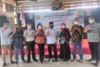 Wakil Bupati Banyuwangi, Sugirah bersama para Ketua Jurusan Ilmu Komunikasi Dr. Agung Prabowo, M. Si dan para penguji UKW LPKW UPN Veteran Yogyakarta.(Ist)