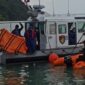 Proses evakuasi korban yang hilang di perairan Lingga (Foto : Istimewa)
