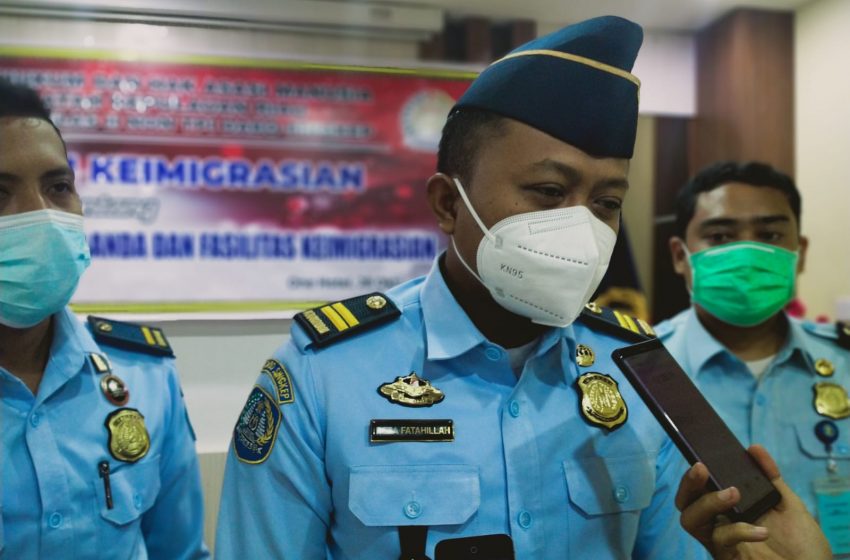  Imigrasi Dabo Singkep Sosialisasikan Anak Berkewarganegaraan Ganda dan Fasilitas Keimigrasian ke Masyarakat