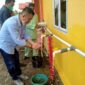 Warga Marok Kecil Akhirnya Dapat Nikmati Air Bersih (Foto : Wandy)