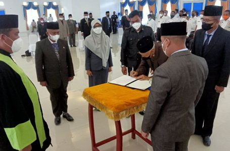 Bupati Lingga Lantik Pejabat Tinggi Pratama dan Administrator, Berikut Nama-namanya