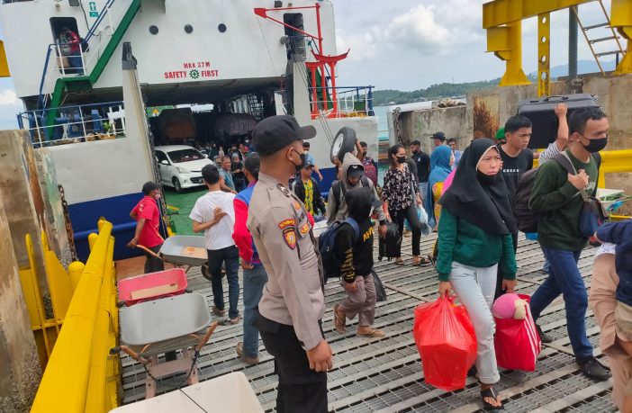  Polres Lingga Lakukan Pengamanan Arus Mudik dan Balik