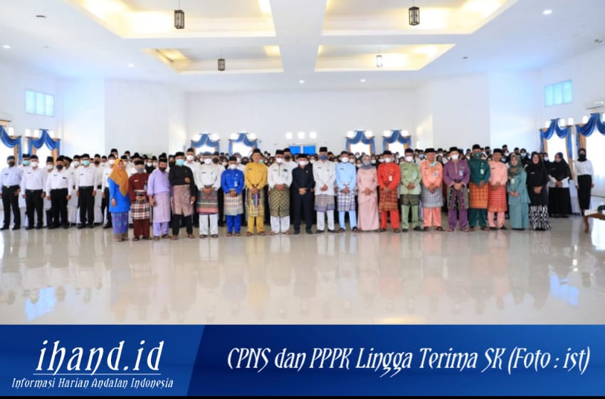  CPNS dan Guru PPPK di Lingga Terima SK