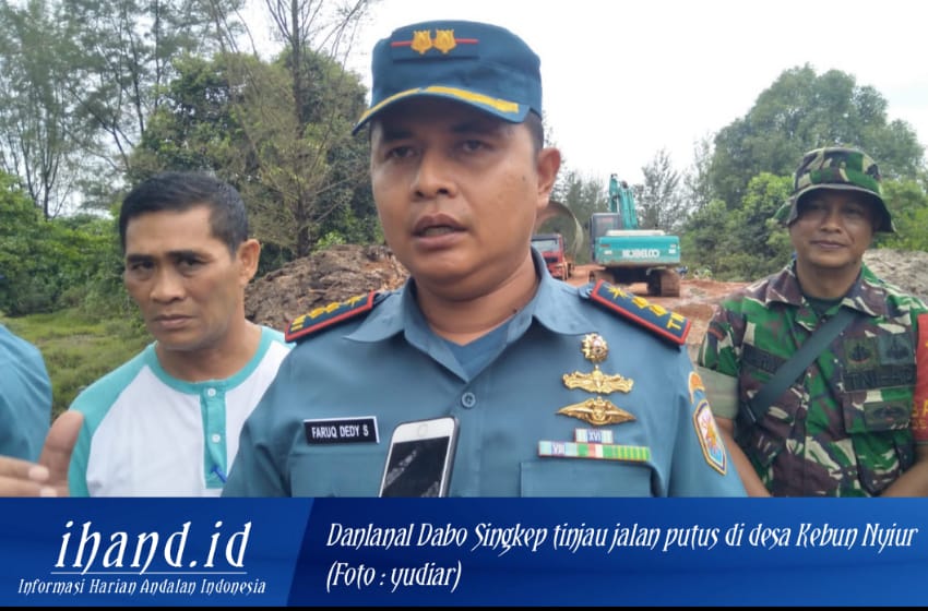  Danlanal Dabo Singkep Tinjau Langsung Jalan Putus Akibat Cuaca Ekstrim di Todak