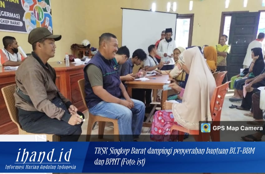  TKSK Singkep Barat Dampingi PT. POS Salurkan BLT-BBM dan BPNT di Wilayah Singkep Barat