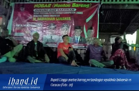 Bupati Nobar Bersama Warga Dukung Atlet Daerah di Timnas