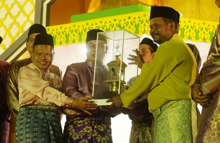  Kecamatan Singkep Barat Pertahankan Juara Umum MTQH Ke-X Tingkat Kabupaten Lingga