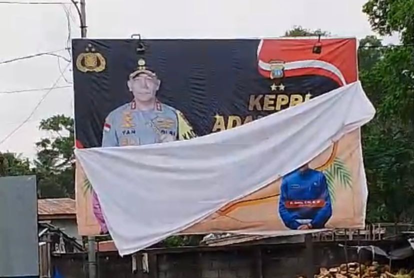  Kapolres Lingga Menyayangkan Pemasangan Baliho Oleh Pihak Ketiga di Baliho Kapolda Kepri Tanpa Koordinasi Dahulu