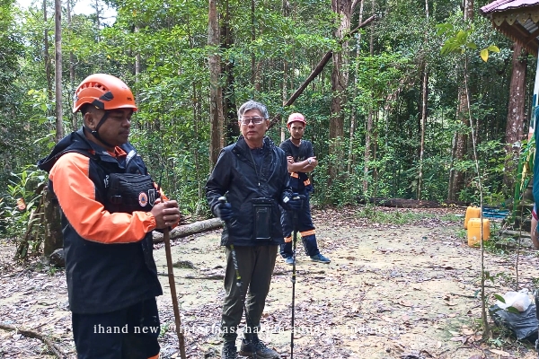  Tim BPBD Kab. Lingga Gerak Cepat Evakuasi WNA Malaysia yang Terjebak di Gunung Daik