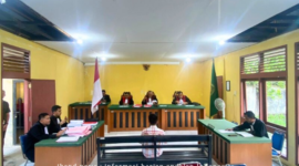 Sidang kasus asusila di Ponpes Tahfidz Air Panas Dabo Singkep (foto: ist) 