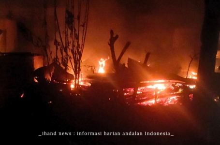 Kebakaran Hebat di RT 03 RW 02 Sungai Lumpur, Dua Rumah Ludes Terbakar