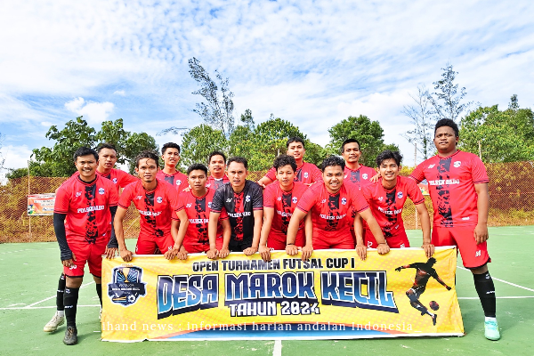  Turnamen Futsal Open Cup I Desa Marok Kecil: Polsek Dabo Berhasil Singkirkan Macan Kurung Dengan Skor 4:3