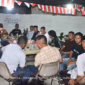 Bupati Lingga dan sejumlah pejabat tinggi di Kabupaten Lingga ngopi bareng di Kedai Kopi Jang usai penutupan turnamen domino dan catur yang digelar oleh LMG dan KKJ (foto: ist)