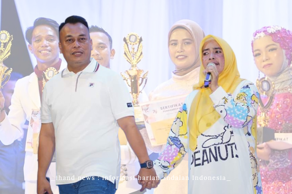  Bupati Lingga Hadiri Malam Final Lomba Karaoke di Desa Merawang: Langkah Awal Mencetak Talenta Muda Berbakat