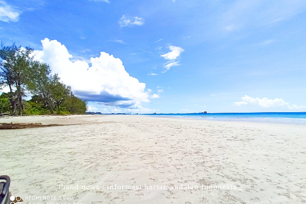  Pantai Dungun, Surga Tersembunyi di Ujung Lingga Timur