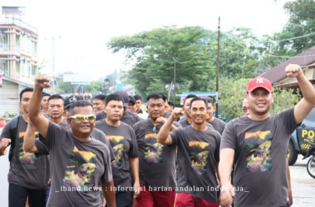 Jaga Kebugaran Tubuh: Kapolres Lingga Jalan Santai Minggu Pagi Bersama Sejumlah Personelnya