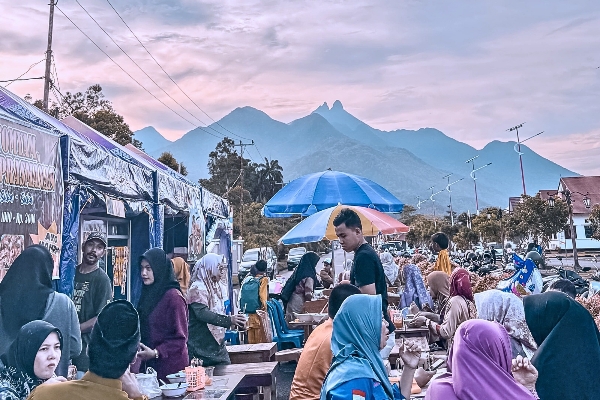  Bazar UMKM dan Pasar Murah Warnai Perayaan HUT Kabupaten Lingga ke-21 dengan Antusiasme Masyarakat