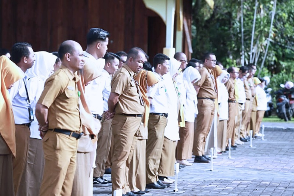 Apel Bersama di Dabo Singkep, Bupati Lingga Tekankan Netralitas ASN dalam Suasana Pilkada | fotografer: Sahib