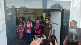Kejati Kepri Tahan Tiga Tersangka Korupsi Pembangunan LPP TVRI Kepri | f. Cahyo