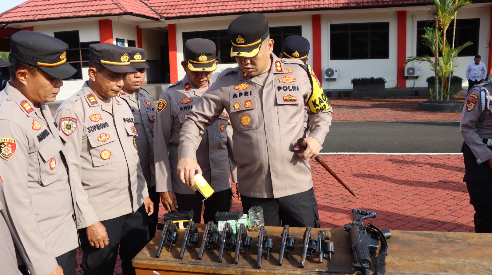 AKBP Apri Fajar Hermanto Pimpin Pengecekan Senjata Api Inventaris Polres Lingga dan Polsek Jajaran | f. Humas Polres Lingga