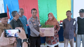 Dukung Penuh Program Asta Cita Presiden Prabowo Subianto: Bripka Dony Firmansyah Dorong Ketahanan Pangan Desa Tanjung Harapan Melalui Budidaya Cabai Rawit | fotografer: wandy