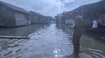 Lebih Dari 100 Rumah di Kelurahan Dabo Lama Terdampak Banjir ROB | f. Wandy