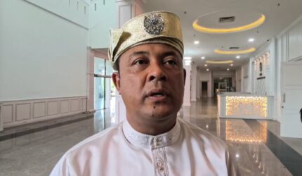 Ketua DPRD Kepri Dorong Efisiensi Anggaran untuk Pendidikan dan Gizi Masyarakat | f. Cahyo