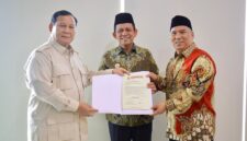 Ansar - Nyanyang saat mendapatkan rekomendasi dari ketua umum Pimpinan partai Gerindra, Presiden RI Prabowo Subianto | f. Ist