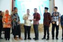 Pemkab Lingga Serahkan DPA 2025 Senilai Rp1,018 Triliun, Bupati M. Nizar Tegaskan Pentingnya Efisiensi Anggaran | f. Diskominfo Lingga