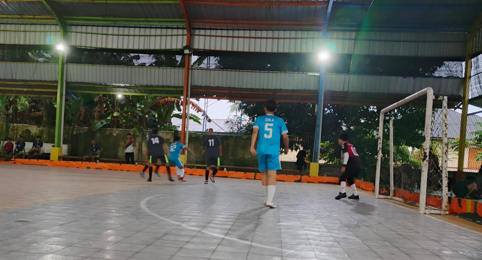 Lapangan One Futsal Dabo Singkep Bergema: Turnamen Liga Futsal Kabupaten Lingga Resmi Dimulai | f. Cahyo