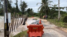 Kian Parah: Jalan Penghubung Desa Batu Berdaun dan Kebun Nyiur di Lingga Nyaris Putus Akibat Abrasi | f. Wandy