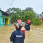 Dinsos PPPA Kabupaten Lingga dan Tagana Salurkan Bantuan untuk Korban Banjir Rob di Ibukota Lingga | f. Dinsos Lingga