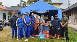 DWP Dinsos PPPA Lingga Salurkan Bantuan untuk Korban Banjir ROB | f. Hamka