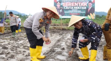 Polres Lingga Ikut Launching Penanaman Jagung Serentak 1 Juta Hektar Secara Virtual | f. Humas Polres Lingga