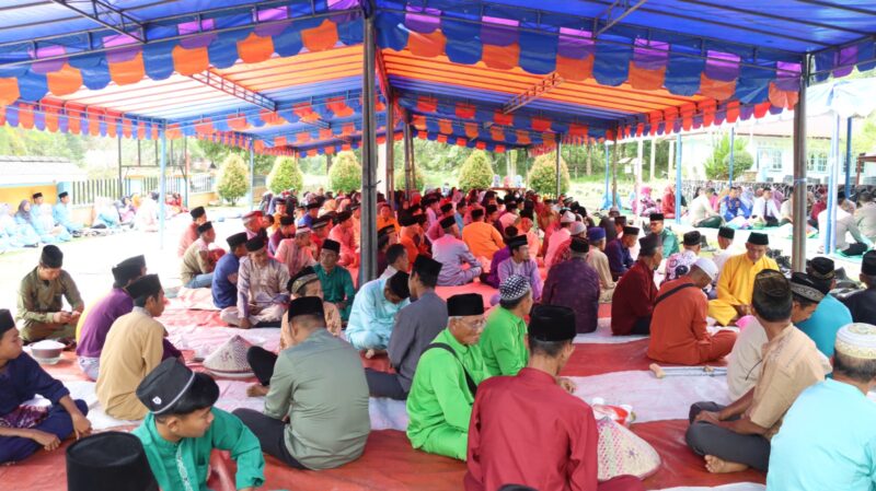 100 Talam Sehidang Meriahkan Doa Bersama di Singkep Barat: Pelestarian Budaya dan Wujud Rasa Syukur | f. Ist