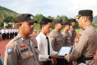 Penuh Dedikasi, Loyalitas dan Tanggung Jawab: Kapolres Lingga Berikan Penghargaan kepada 8 Personel Berprestasi | f. Humas Polres Lingga