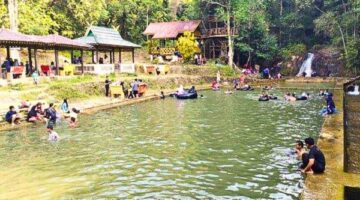 Wisata Air Terjun Batu Ampar Dabo Singkep | f. Wn