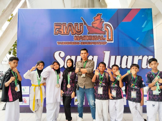 Delapan Atlet Taekwondo Asal Lingga Raih Prestasi di Kejurnas Riau Championship 2025 | f. Ist