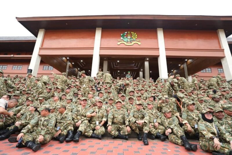 kegiatan retreat kepala daerah yang digelar di Akademi Militer (Akmil), Magelang, Jawa Tengah | f. Setkab. RI