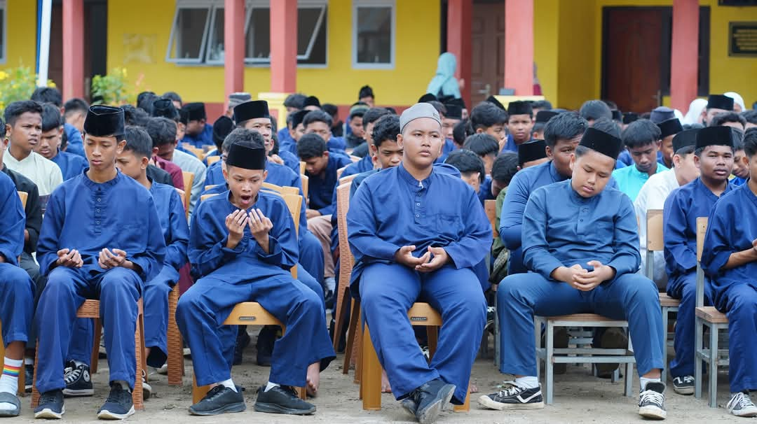 Para murid SMP Negeri 1 Lingga | f. Diskominfo Lingga