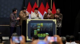 Presiden Prabowo Subianto meresmikan Layanan Bank Emas Pegadaian dan Bank Syariah Indonesia yang digelar di The Gade Tower, Jakarta, pada Rabu, 26 Februari 2025. Foto: BPMI Setpres/Cahyo