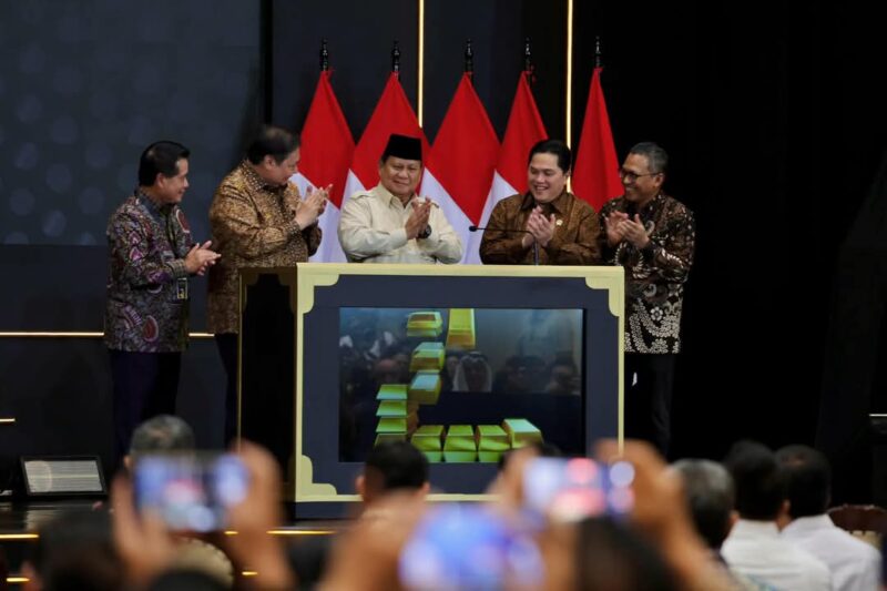 Presiden Prabowo Subianto meresmikan Layanan Bank Emas Pegadaian dan Bank Syariah Indonesia yang digelar di The Gade Tower, Jakarta, pada Rabu, 26 Februari 2025. Foto: BPMI Setpres/Cahyo