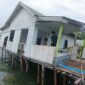Sebuah Rumah di Jalan Teladan Tanjungpinang Roboh | f. Cahyo