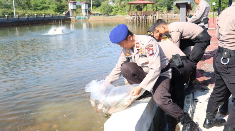 Kapolres Lingga Tebar 10 Ribu Benih Ikan Nila untuk Perkuat Ketahanan Pangan | f. Ist