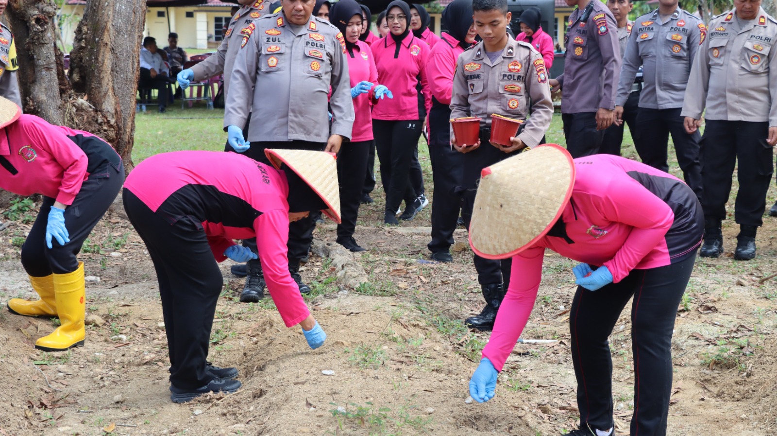 Ketua Bhayangkari Cabang Lingga Ikuti Launching Penguatan Program P2L Secara Virtual dari Akpol Semarang | f. Humas Polres Lingga