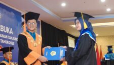 STIE Pembangunan Tanjungpinang Gelar Wisuda ke XIV Tahun 2025 | f. Cahyo