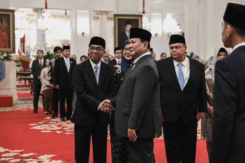 Presiden Prabowo Subianto resmi melantik Brian Yuliarto sebagai Menteri Pendidikan Tinggi, Sains, dan Teknologi (Mendiktisaintek) dalam sisa masa jabatan periode tahun 2024-2029, pada Rabu, 19 Februari 2025 di Istana Negara, Jakarta. Foto: BPMI Setpres