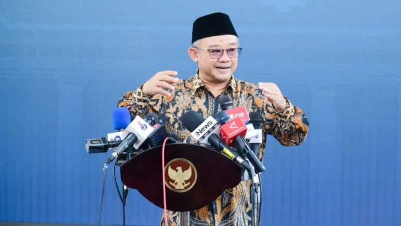 Menteri Pendidikan Dasar dan Menengah (Mendikdasmen) Abdul Mu'ti menyampaikan keterangan persnya di Istana Kepresidenan Jakarta, Selasa (26/11/2024). (Foto: BPMI Setpres)