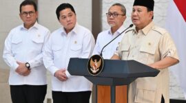 Presiden Prabowo Subianto melakukan pertemuan bersama jajarannya di Istana Merdeka, Jakarta, pada Selasa, 4 Maret 2025. Foto: BPMI Setpres